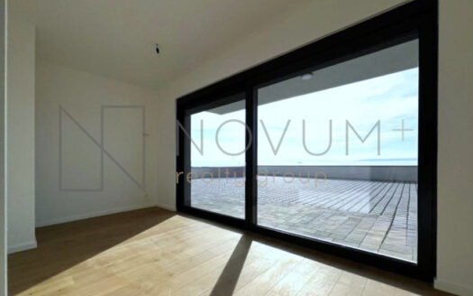 Two-bedroom apartment with sea view