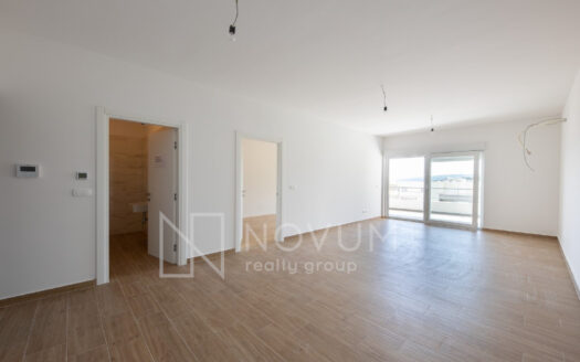 Trogir: Neubauwohnung mit 2 Schlafzimmern