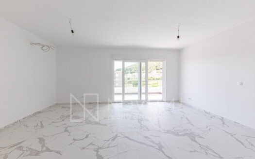 Trogir property for sale: Apartment for sale in a new residential building in Seget, very close to the beach.