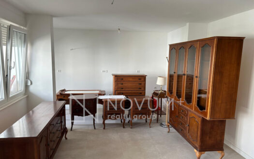 Apartment for sale with three bedrooms and two bathrooms in Split.