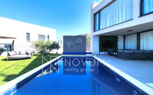 Luxury villa Podstrana for sale: A luxury property for sale Split Croatia